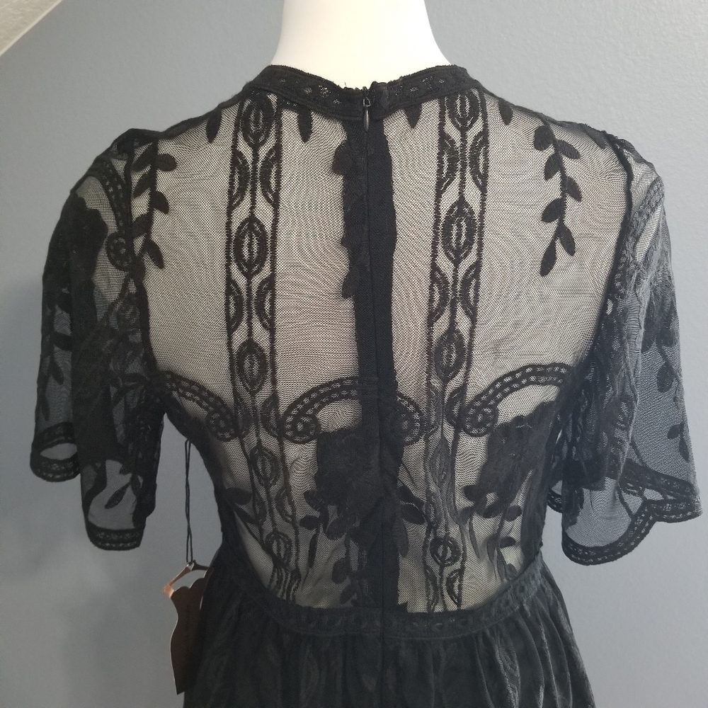 Haute Monde Black Floral Lace Boho Mini Dress Plunge Neckline Women's Large NWT. - Picture 9 of 13